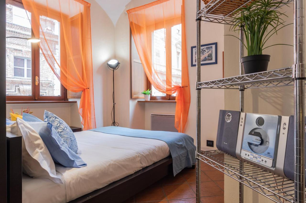 Turin Central Loft Carignano By Wonderful Italy Bagian luar foto